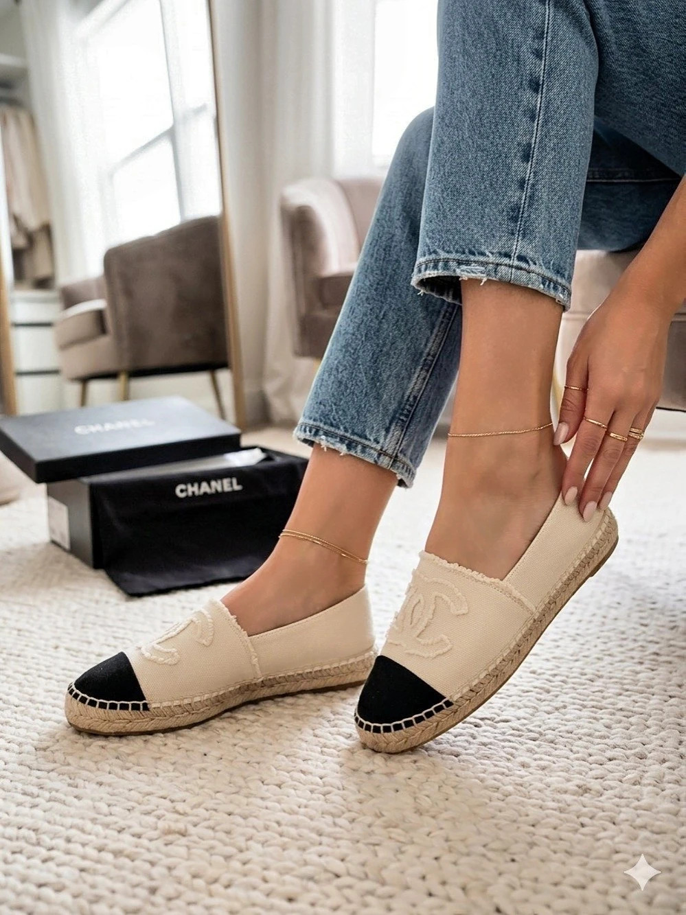 Canvas CC Logo Cap-Toe Espadrilles Beige & Black EU 39